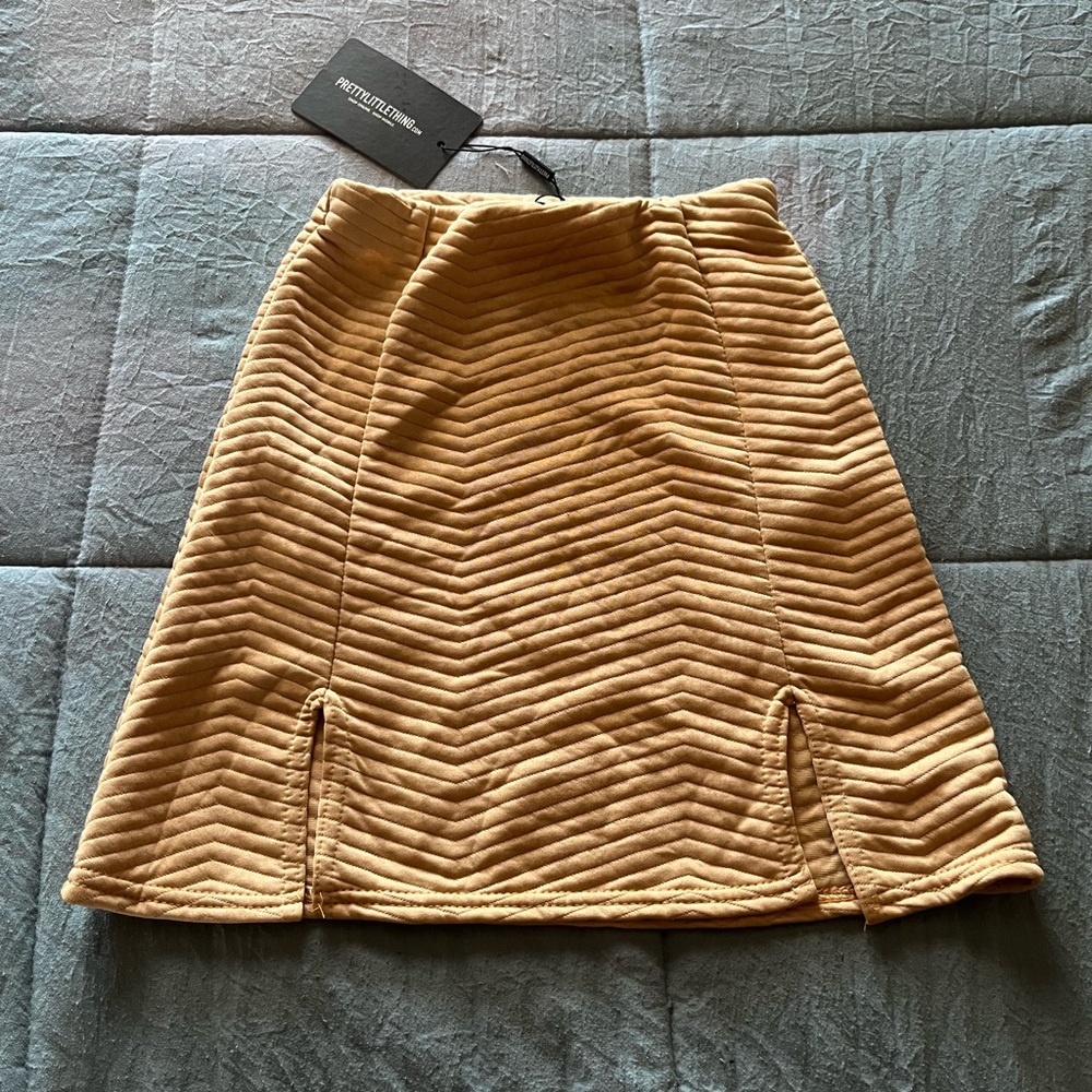 NWT Pretty Little Thing Mini Skirt